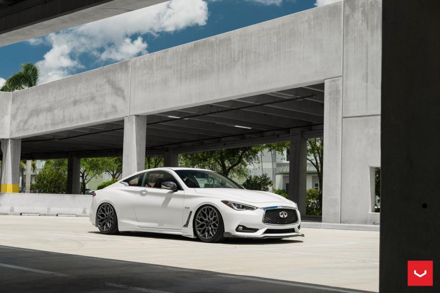  Infiniti Q60S 3.0t on Vossen Wheels (HF-2) 2018 года  (фото 24 из 28)